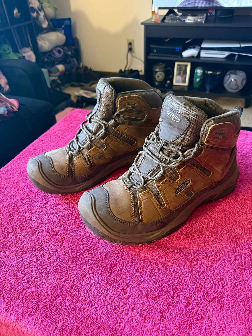 KEEN Brown Men's Mid-Height Waterproof Hiking Boots